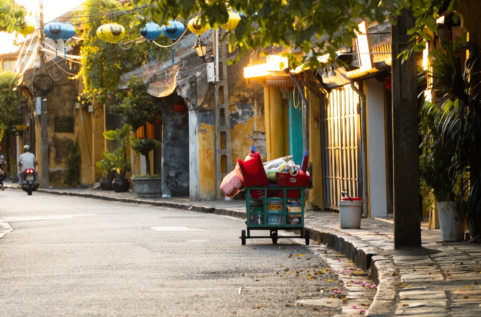 Wintering in Vietnam: Book Ahead, or Find a Place After You Land?
